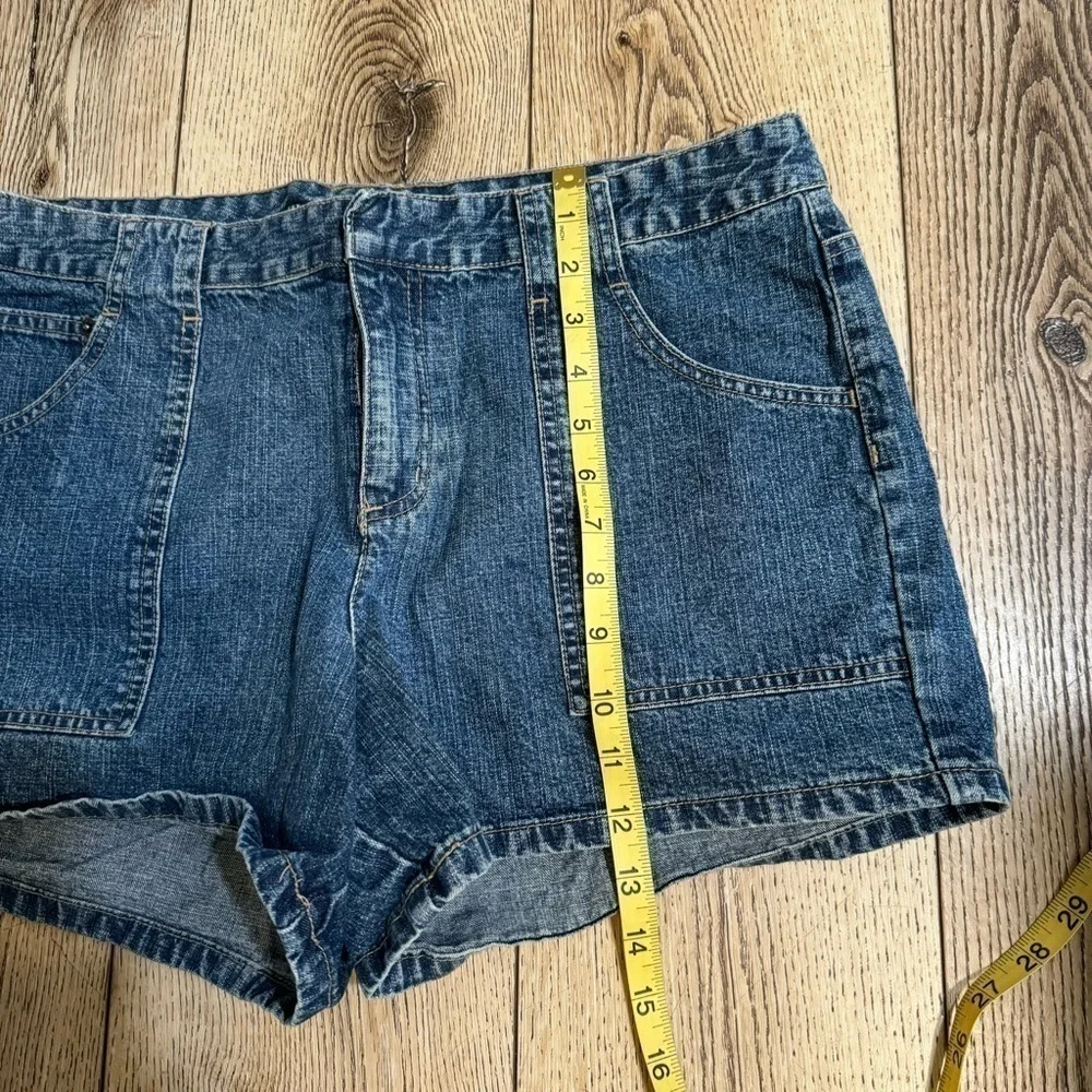 DKNY jean denim shorts with 3 pockets button and zipper closure 100% cotton, 14.